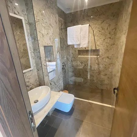 Apartaments Queen Ulcinj Exterior photo